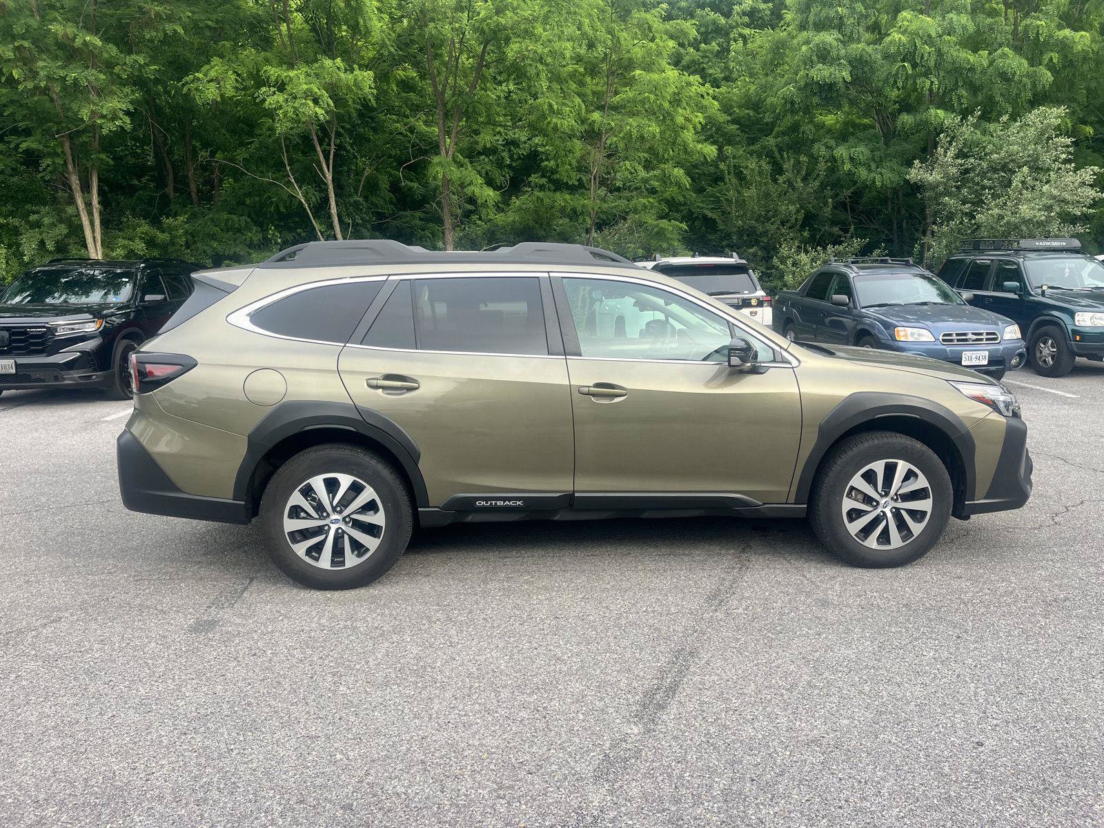 Certified 2025 Subaru Outback Premium AWD/4WD image 11