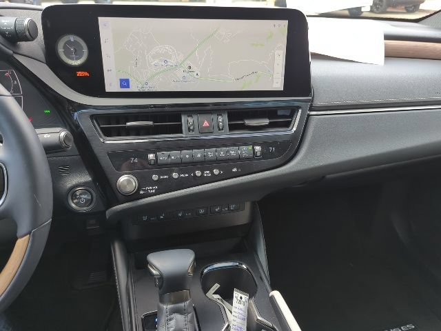 Used 2025 Lexus ES 300h w/ Accessory Package (Z1) FWD image 8