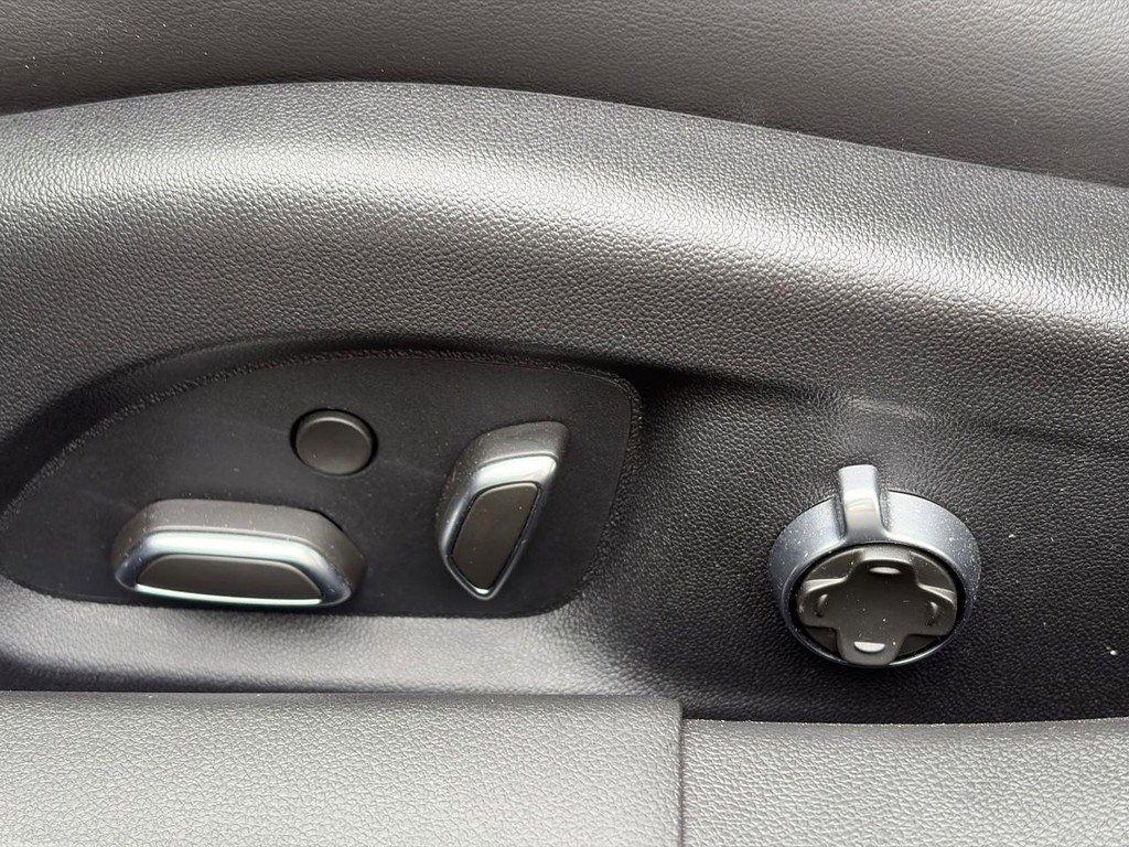 Certified 2025 Cadillac CT5 Sport w/ Technology Package image 15