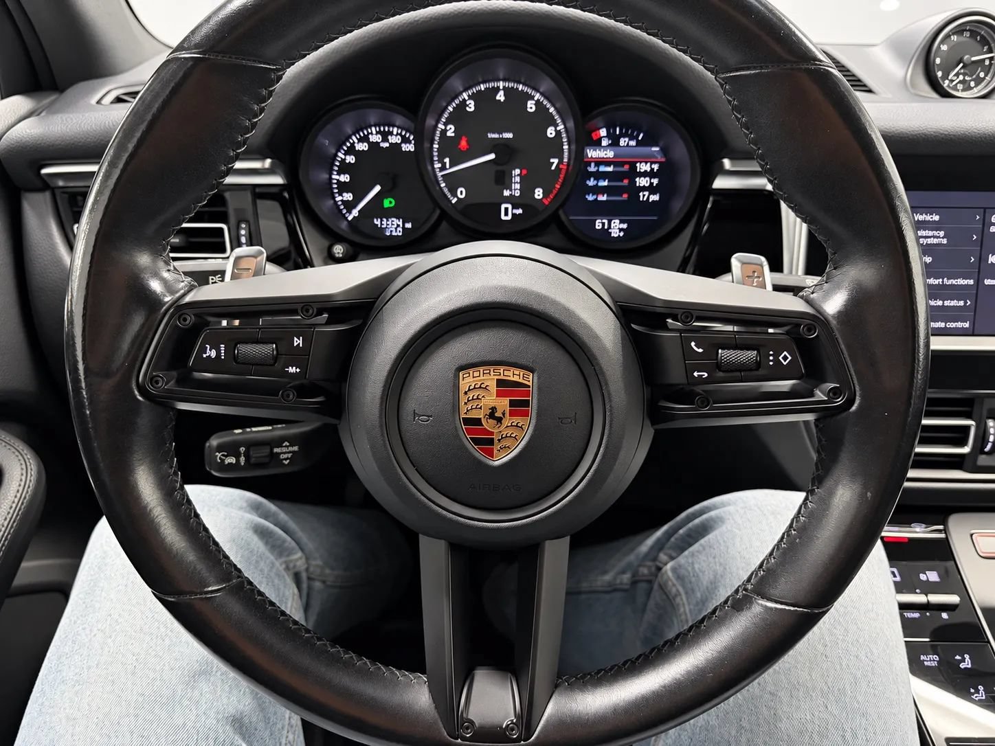Used 2023 Porsche Macan S AWD/4WD image 31