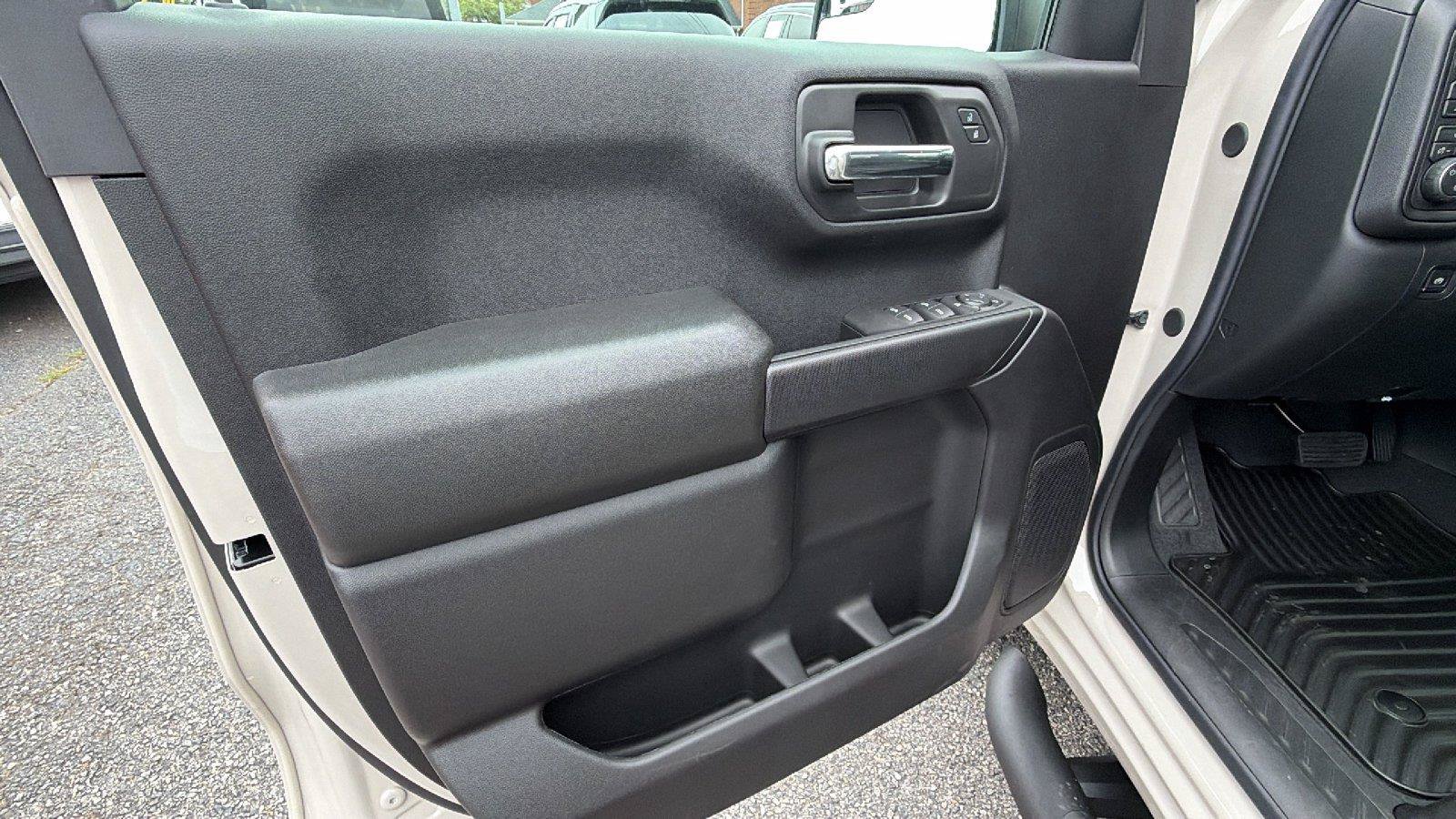 New 2026 Chevrolet Silverado 1500 Custom w/ Turbomax Blackout Package AWD/4WD image 13
