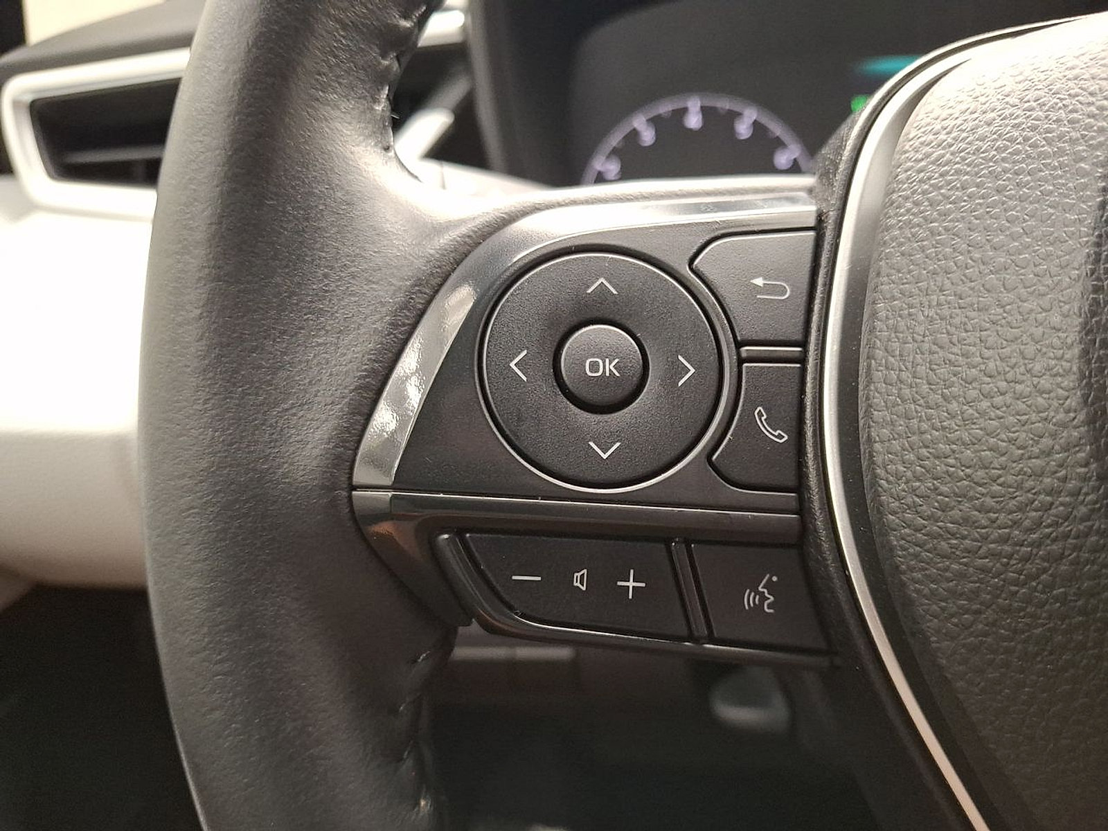 Certified 2024 Toyota Corolla SE FWD image 21