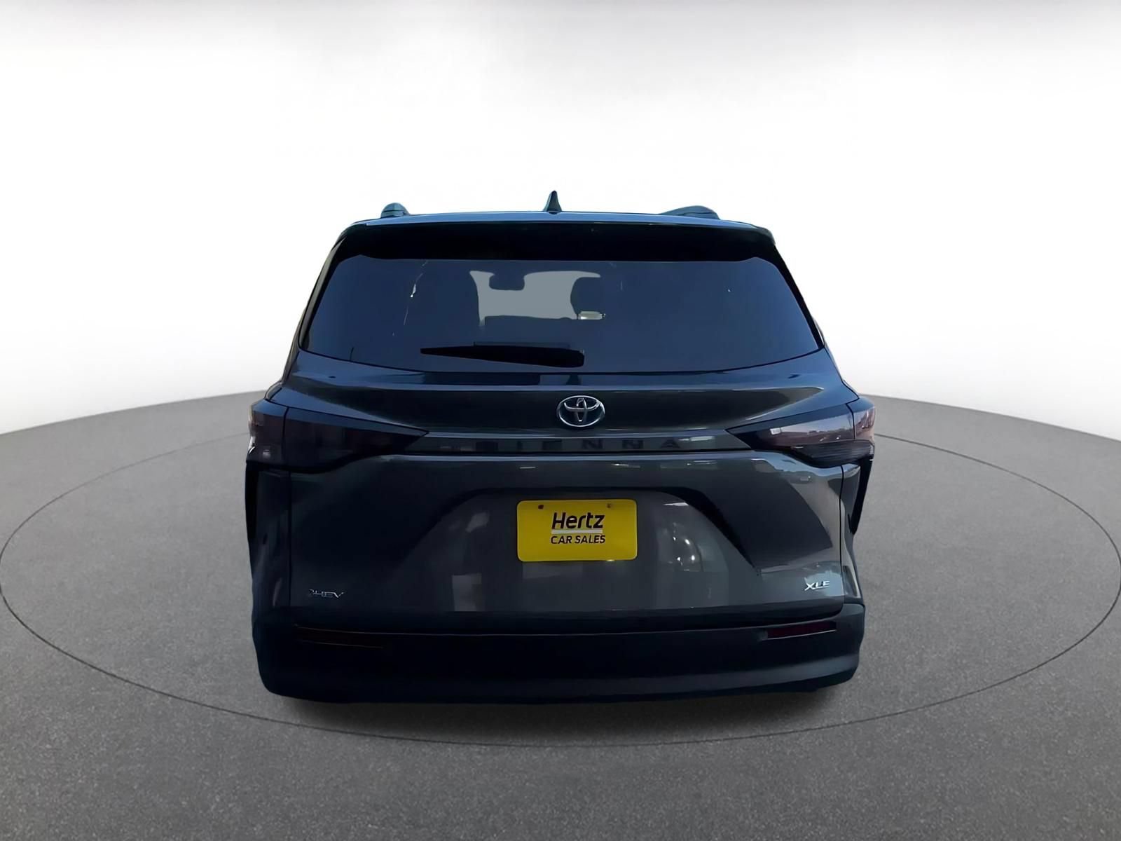 Used 2025 Toyota Sienna XLE FWD image 12