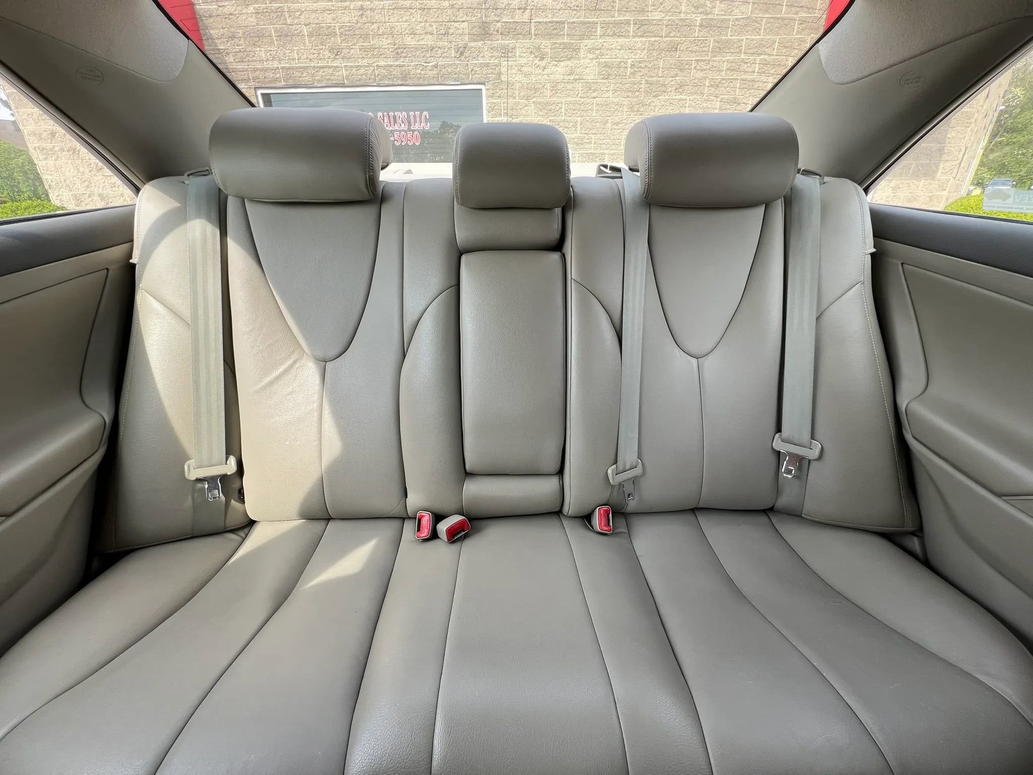 Used 2010 Toyota Camry FWD image 25