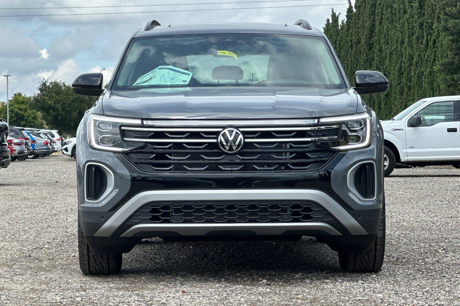 New 2026 Volkswagen Atlas Peak Edition AWD/4WD image 8