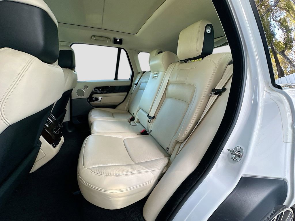 Used 2020 Land Rover Range Rover HSE image 25