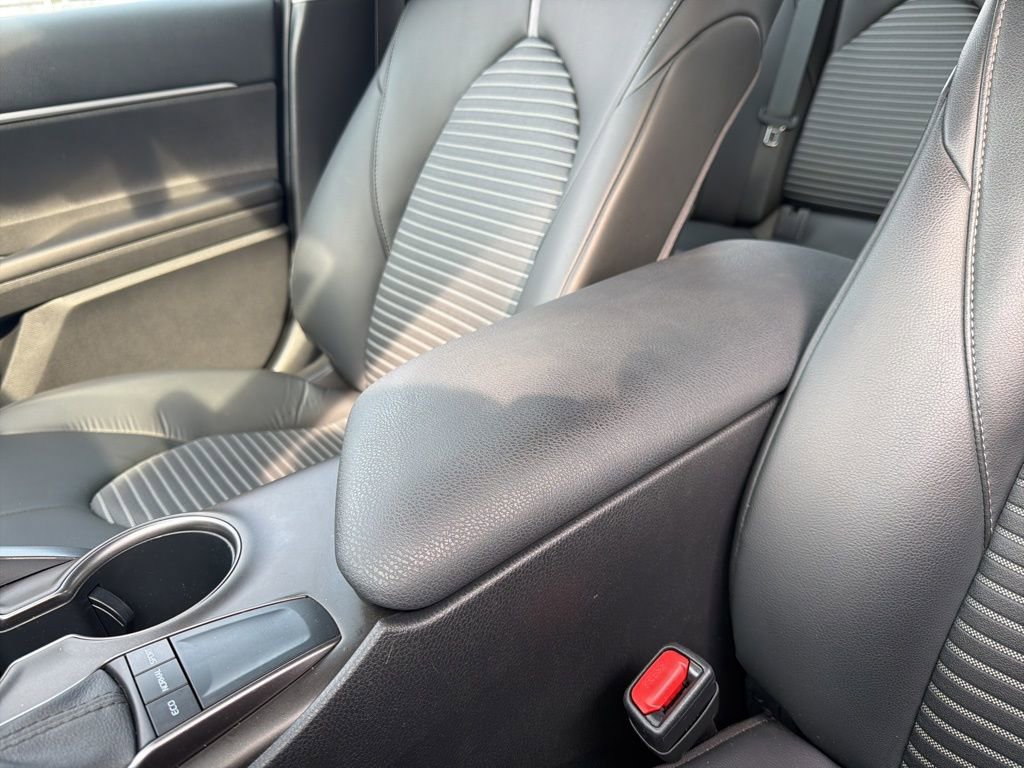 Used 2023 Toyota Camry SE w/ Convenience Package image 18