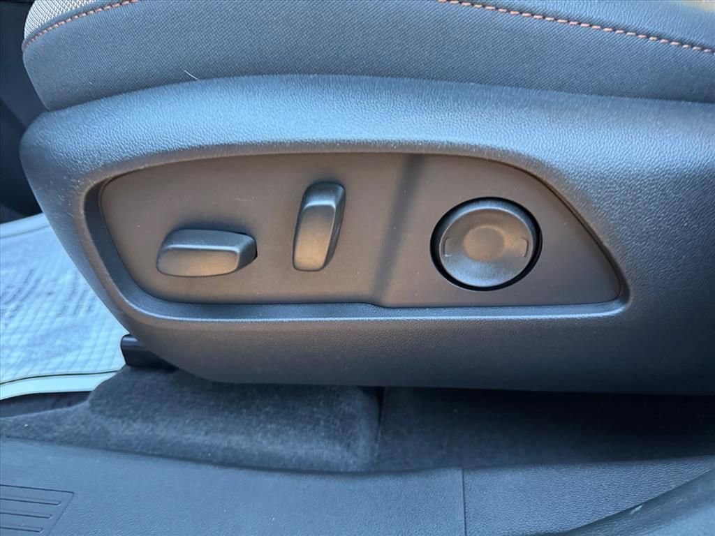 New 2026 Chevrolet Equinox ACTIV w/ Convenience Package III image 13