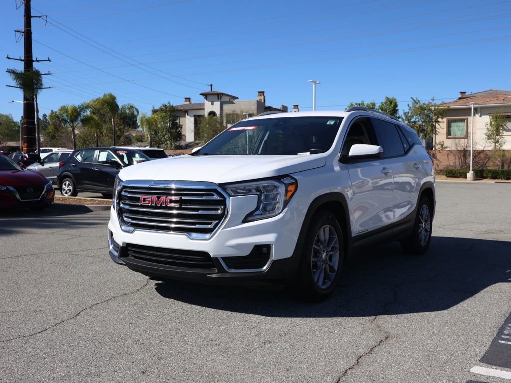 Used 2024 GMC Terrain SLT image 8