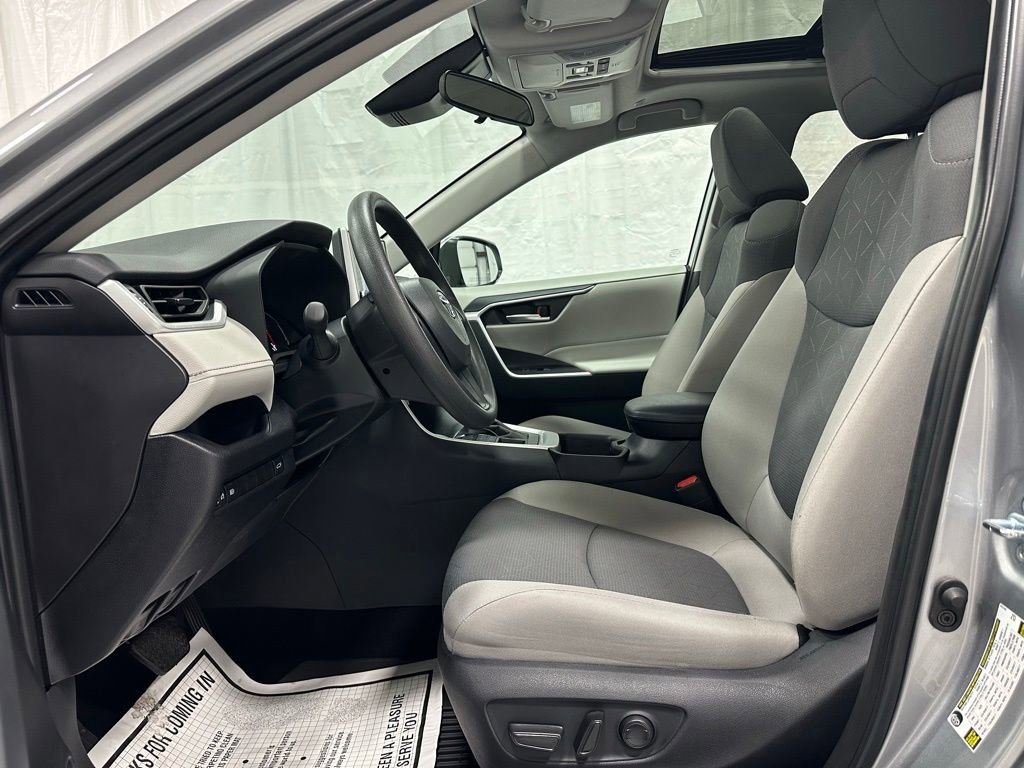 Used 2025 Toyota RAV4 XLE w/ Convenience Package AWD/4WD image 13