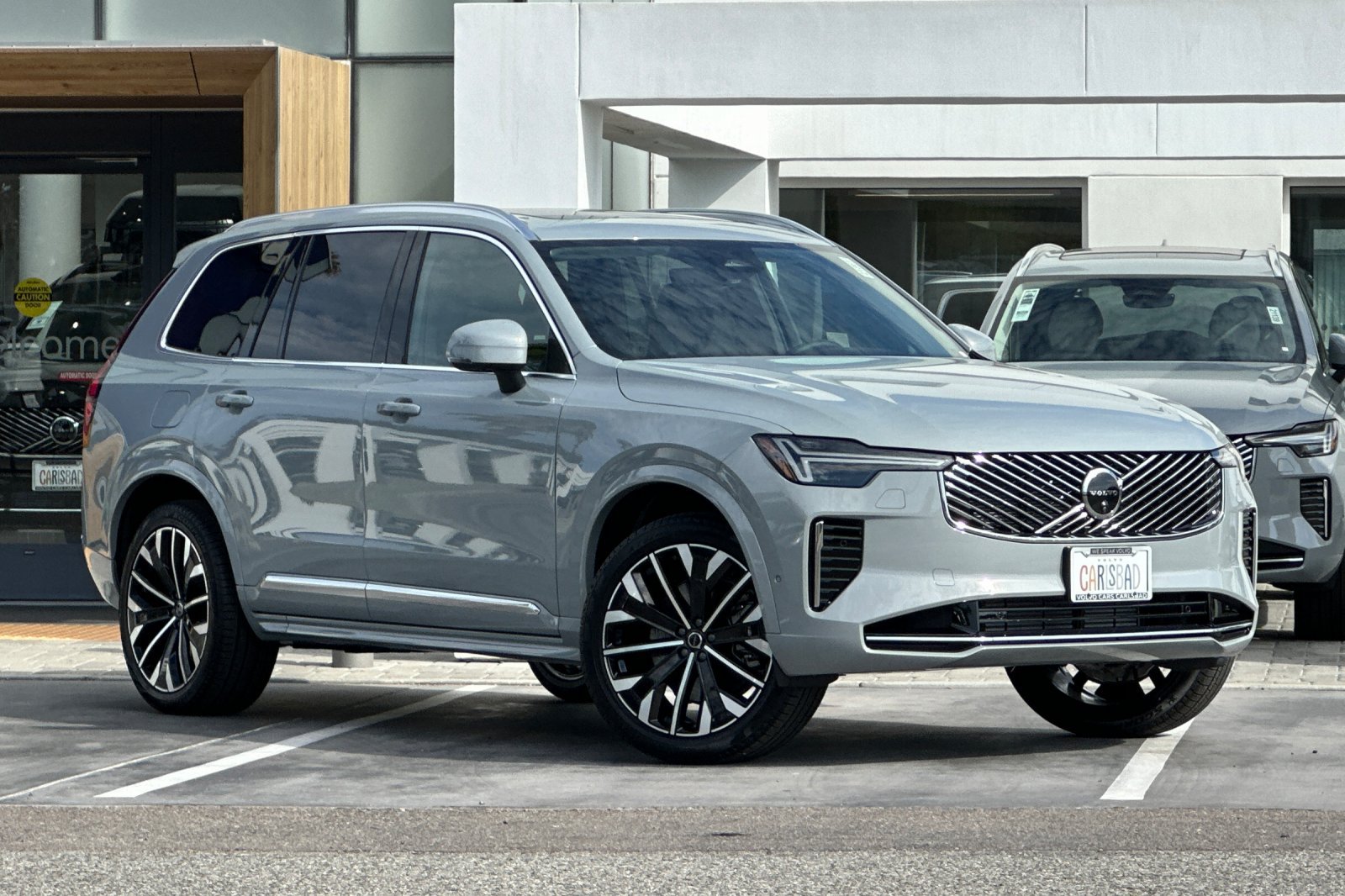 New 2026 Volvo XC90 T8 Plus w/ Protection Package AWD/4WD image 2