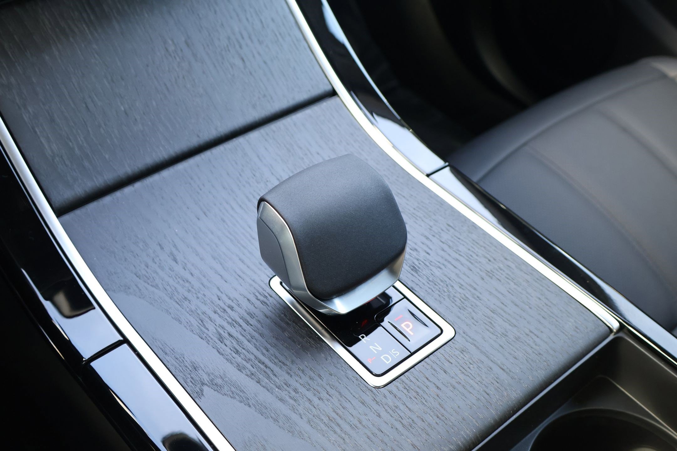 New 2026 Land Rover Range Rover Evoque Dynamic SE image 16