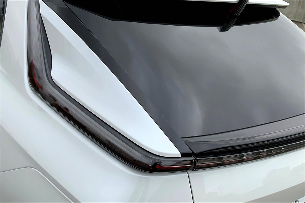 Used 2025 Cadillac Lyriq Sport image 15