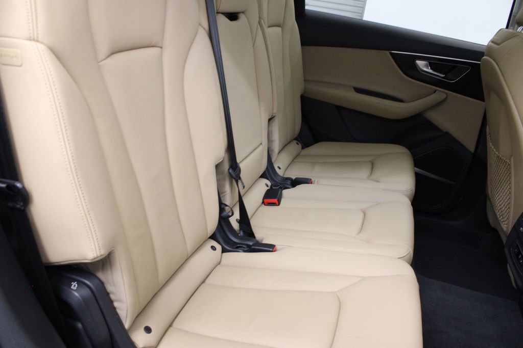 Used 2023 Audi Q7 2.0T Premium Plus w/ Premium Plus Package AWD/4WD image 22