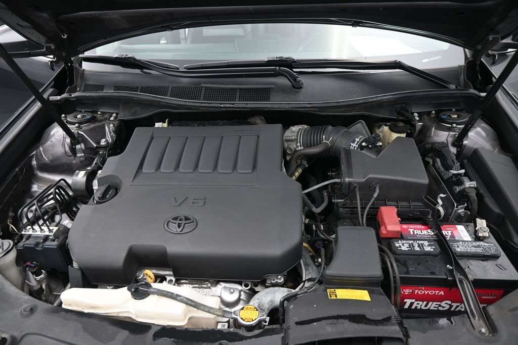 Used 2014 Toyota Camry SE w/ Leather Package FWD image 23