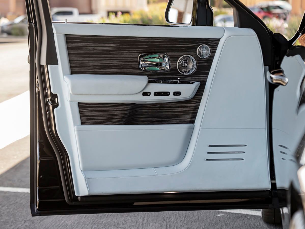 Used 2023 Rolls-Royce Phantom Sedan w/ The Phantom Package RWD image 28