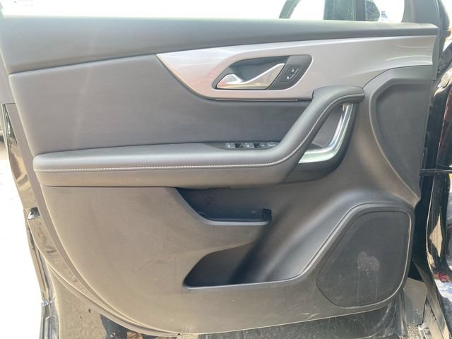Used 2024 Chevrolet Blazer LT w/ Midnight/Sport Edition FWD image 21