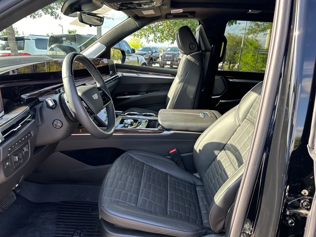 Used 2026 Cadillac Escalade Platinum Sport w/ LPO, Floor Liner Package image 21