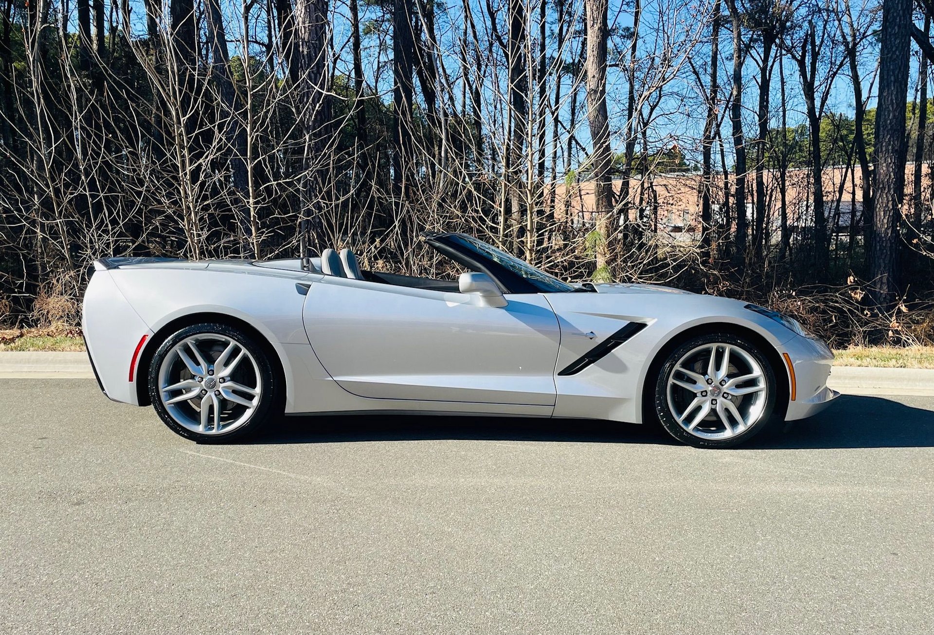 Used 2015 Chevrolet Corvette Stingray Convertible w/ 2LT Preferred Equipment Group image 10