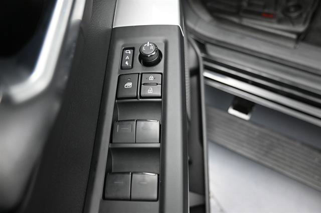 Used 2024 Toyota Tundra Platinum AWD/4WD image 6