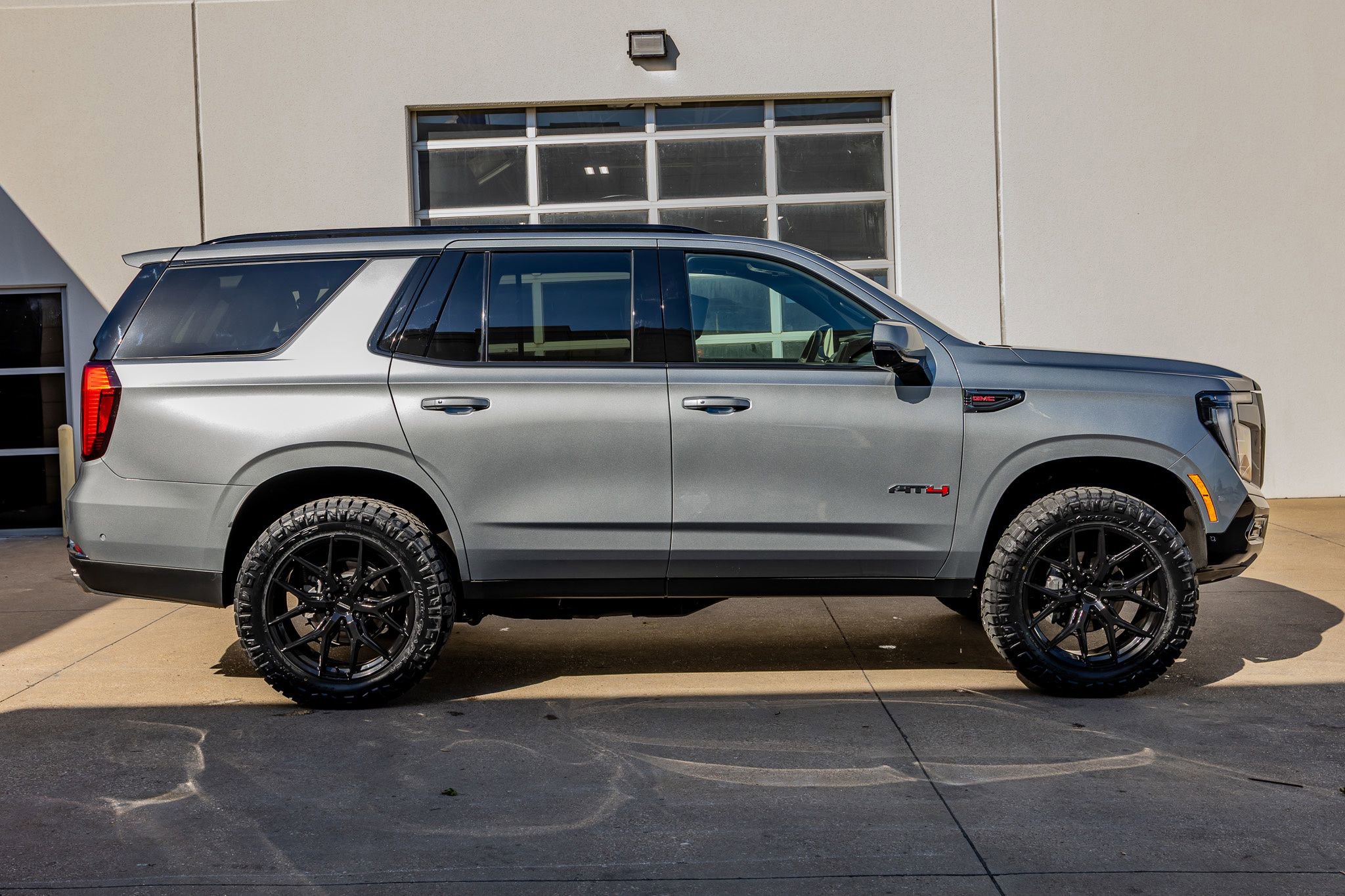 Used 2025 GMC Yukon AT4 w/ Premium Trailering Package image 11