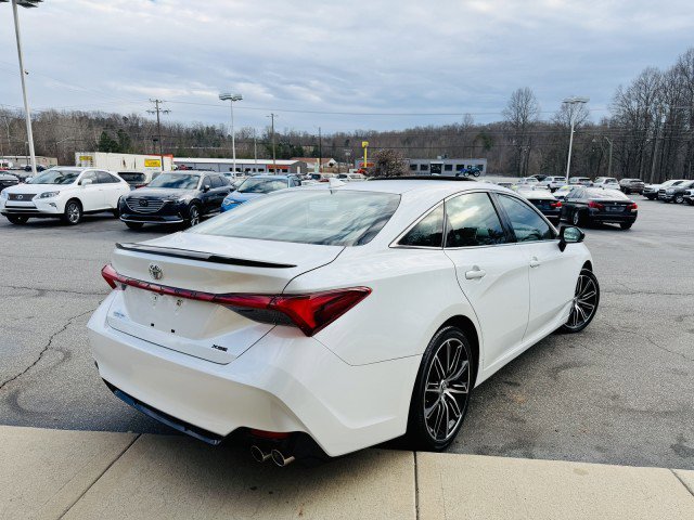Used 2019 Toyota Avalon XSE w/ All Weather Liner Package image 4