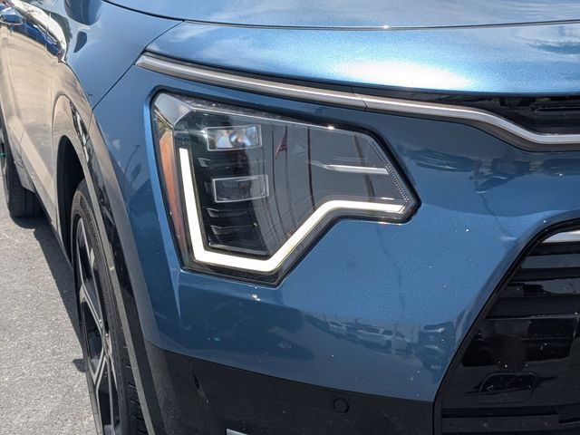 Certified 2025 Kia Niro SX Touring FWD image 9