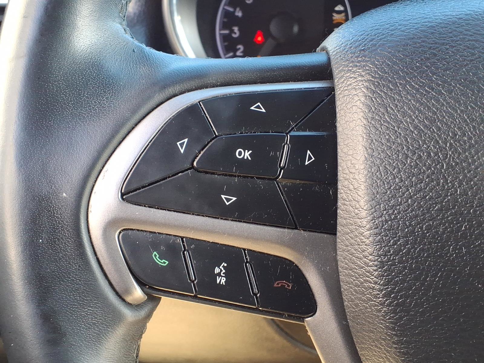 Used 2019 Jeep Grand Cherokee Laredo w/ Laredo X Package AWD/4WD image 18