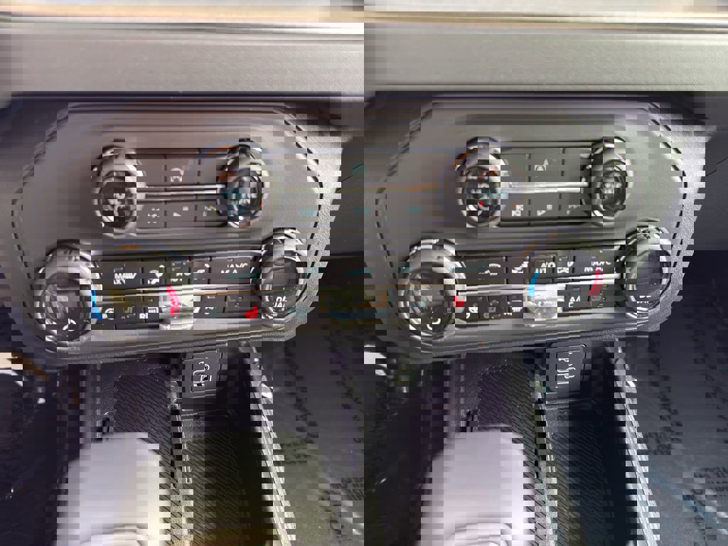 New 2026 Ford Bronco Outer Banks image 36