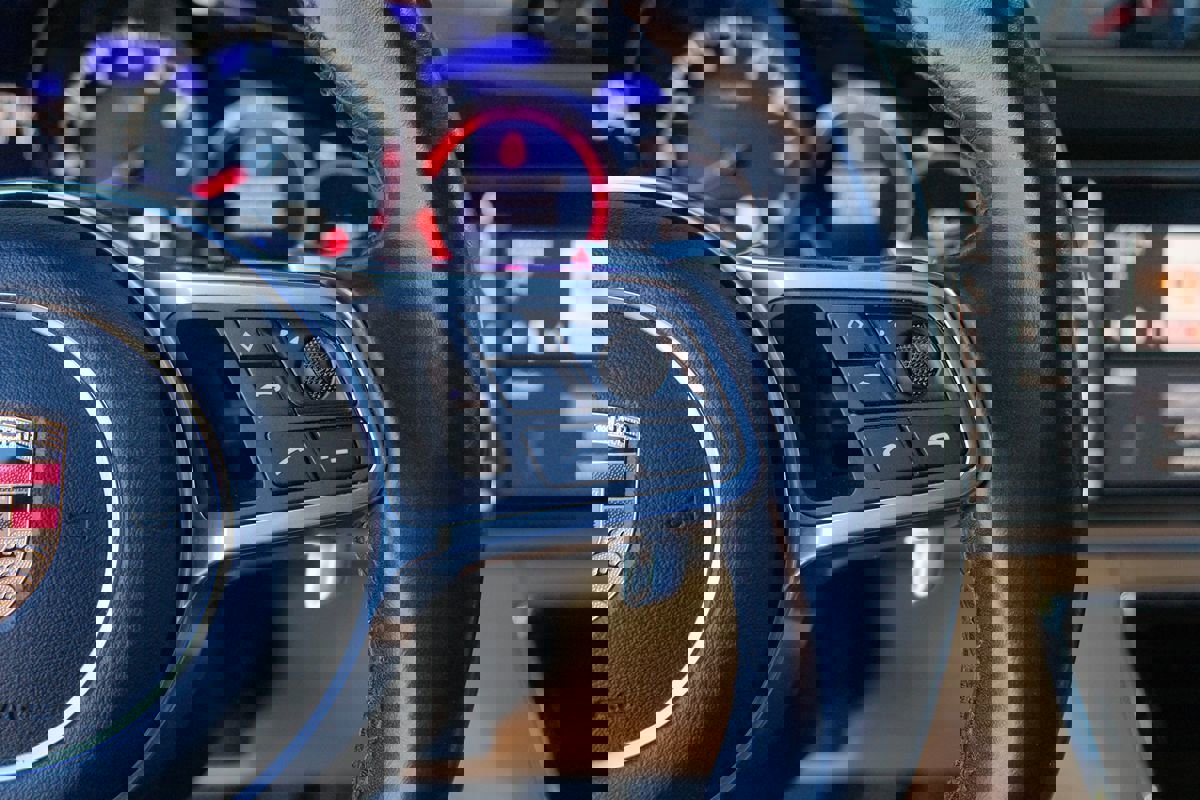 Used 2017 Porsche Panamera image 18