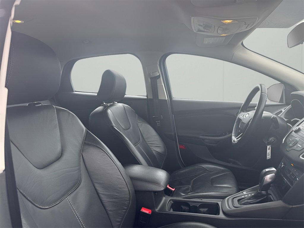 Used 2016 Ford Focus SE w/ Equipment Group 201A image 19