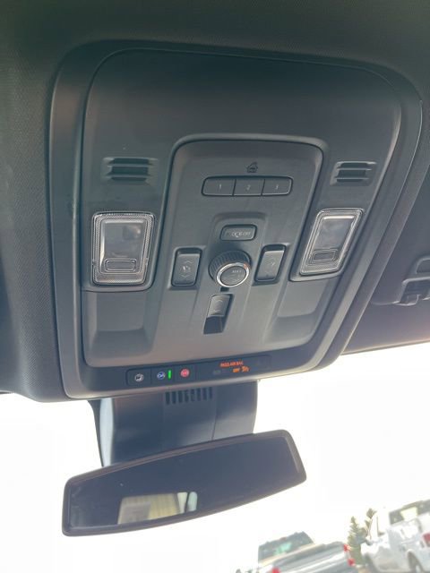 Used 2023 Chevrolet Suburban Premier AWD/4WD image 48