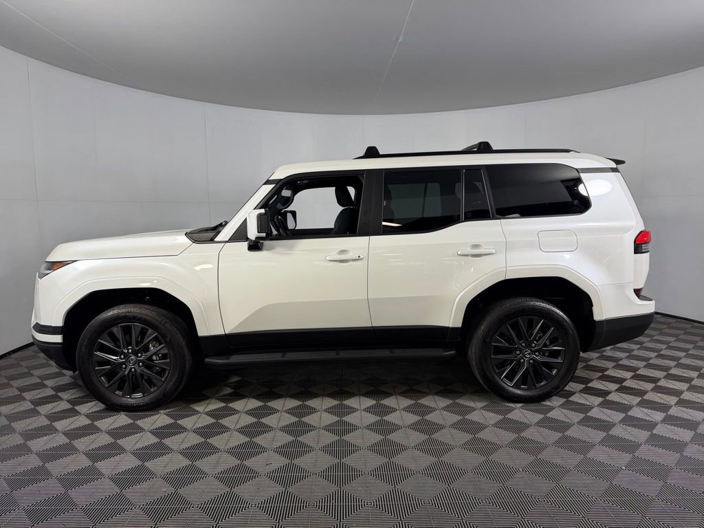 Used 2024 Lexus GX 550 w/ Cold Area Package image 8