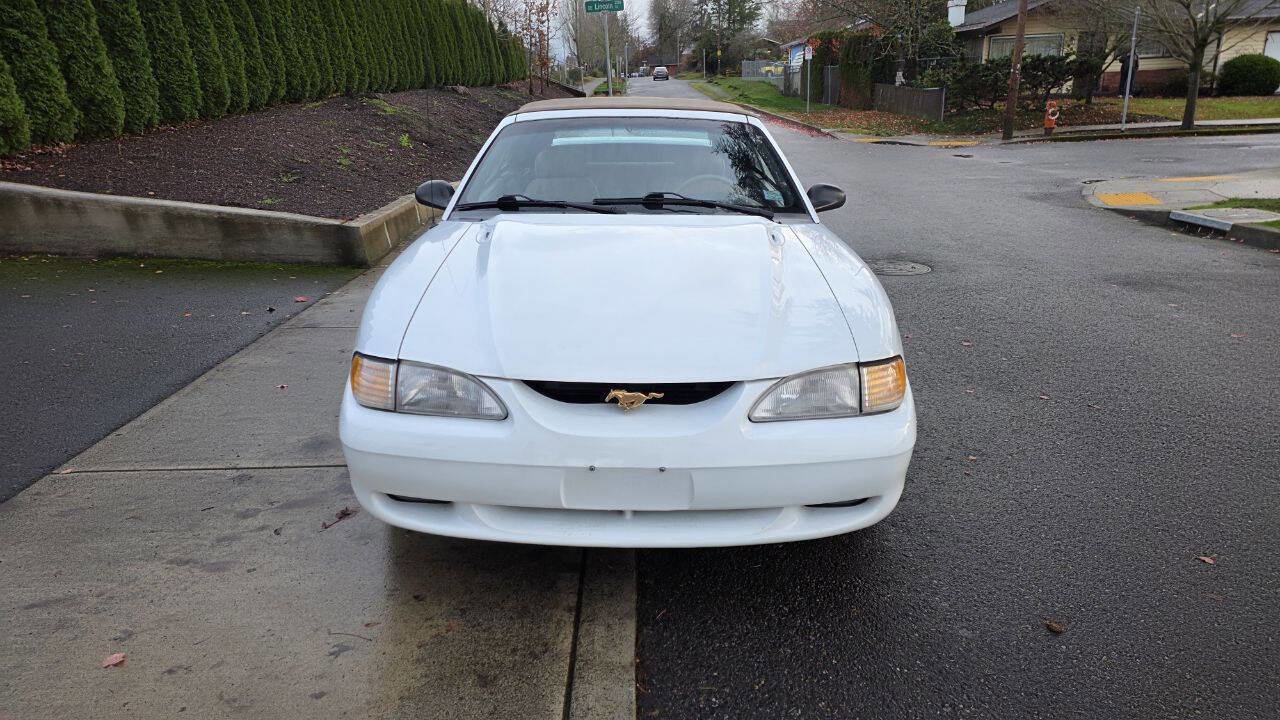 Used 1995 Ford Mustang GT RWD image 2