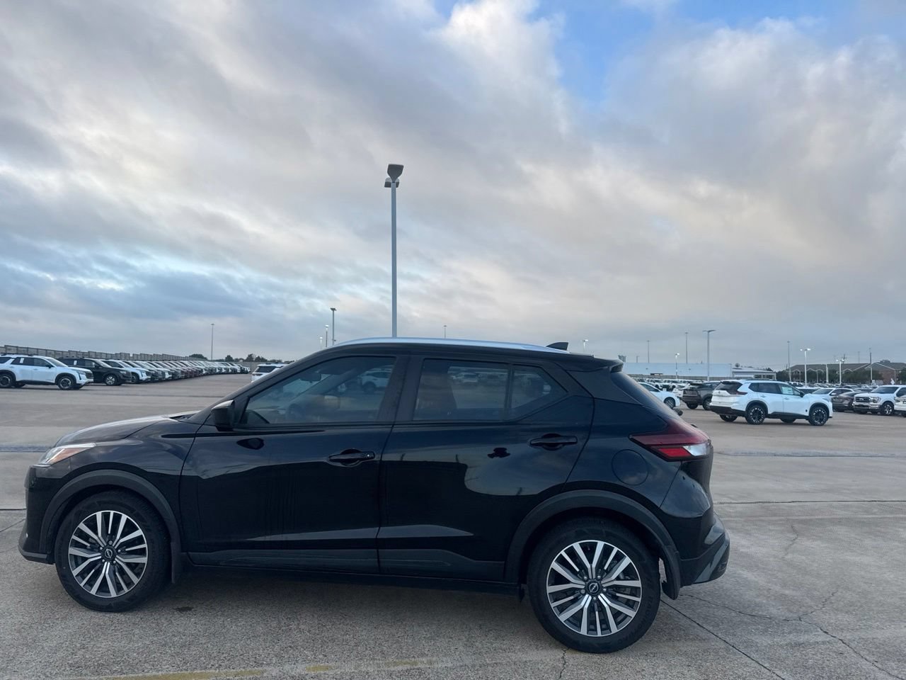 Certified 2023 Nissan Kicks SV FWD image 14