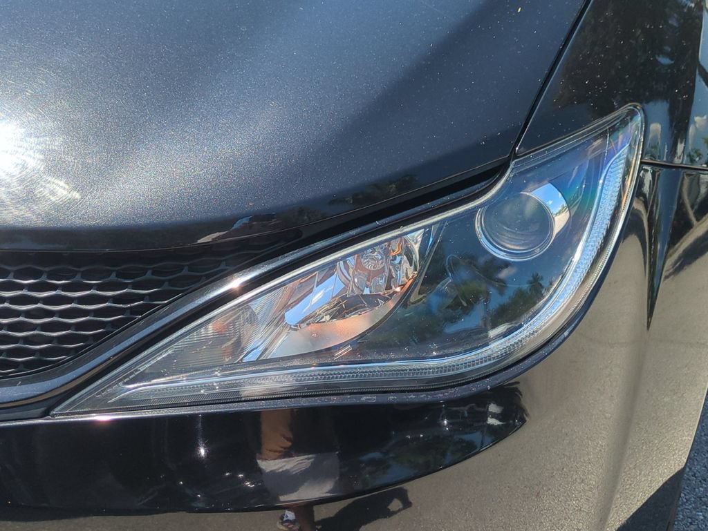 Used 2020 Chrysler Pacifica Touring-L Plus FWD image 11