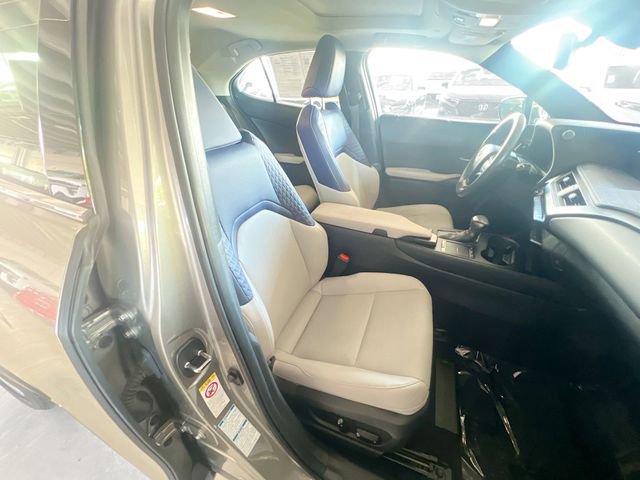 Used 2019 Lexus UX 250h image 30