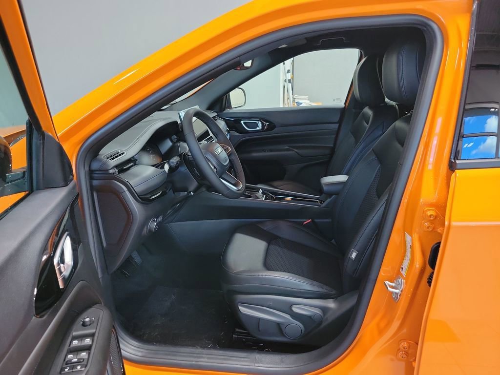 New 2026 Jeep Compass Latitude image 12