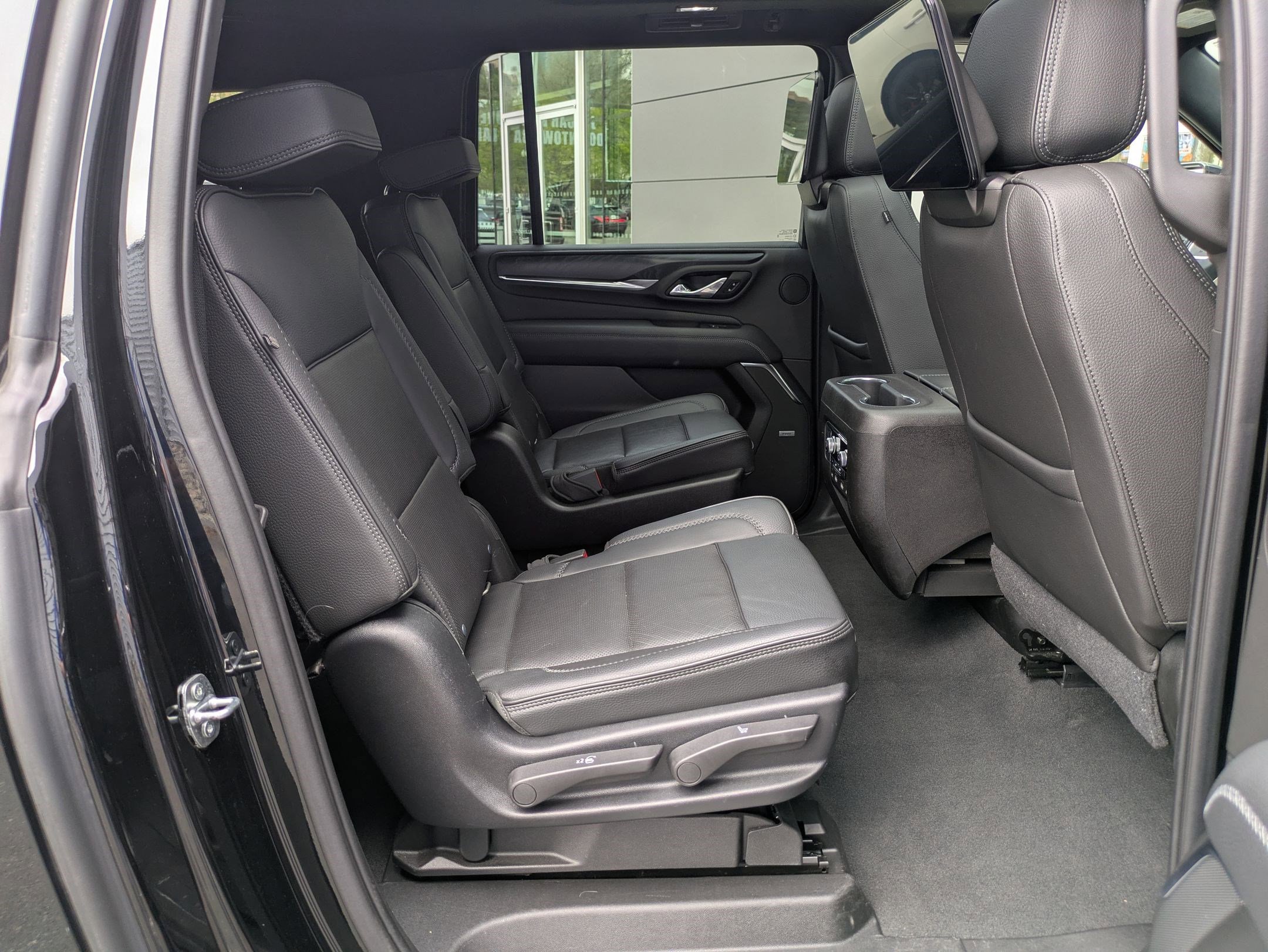 Used 2021 GMC Yukon XL Denali w/ Denali Ultimate Package image 32