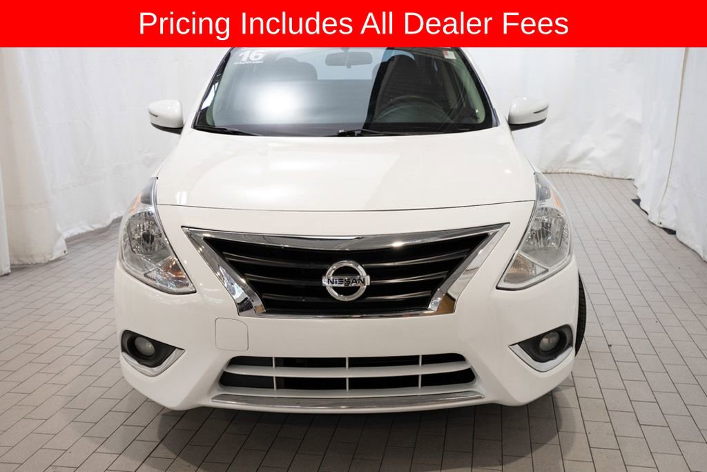 Used 2016 Nissan Versa FWD image 2