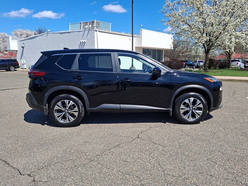 Used 2023 Nissan Rogue SV image 10