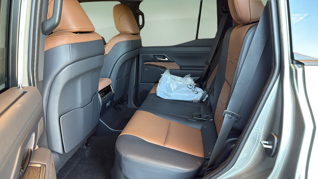 New 2026 Lexus GX 550 AWD/4WD image 14