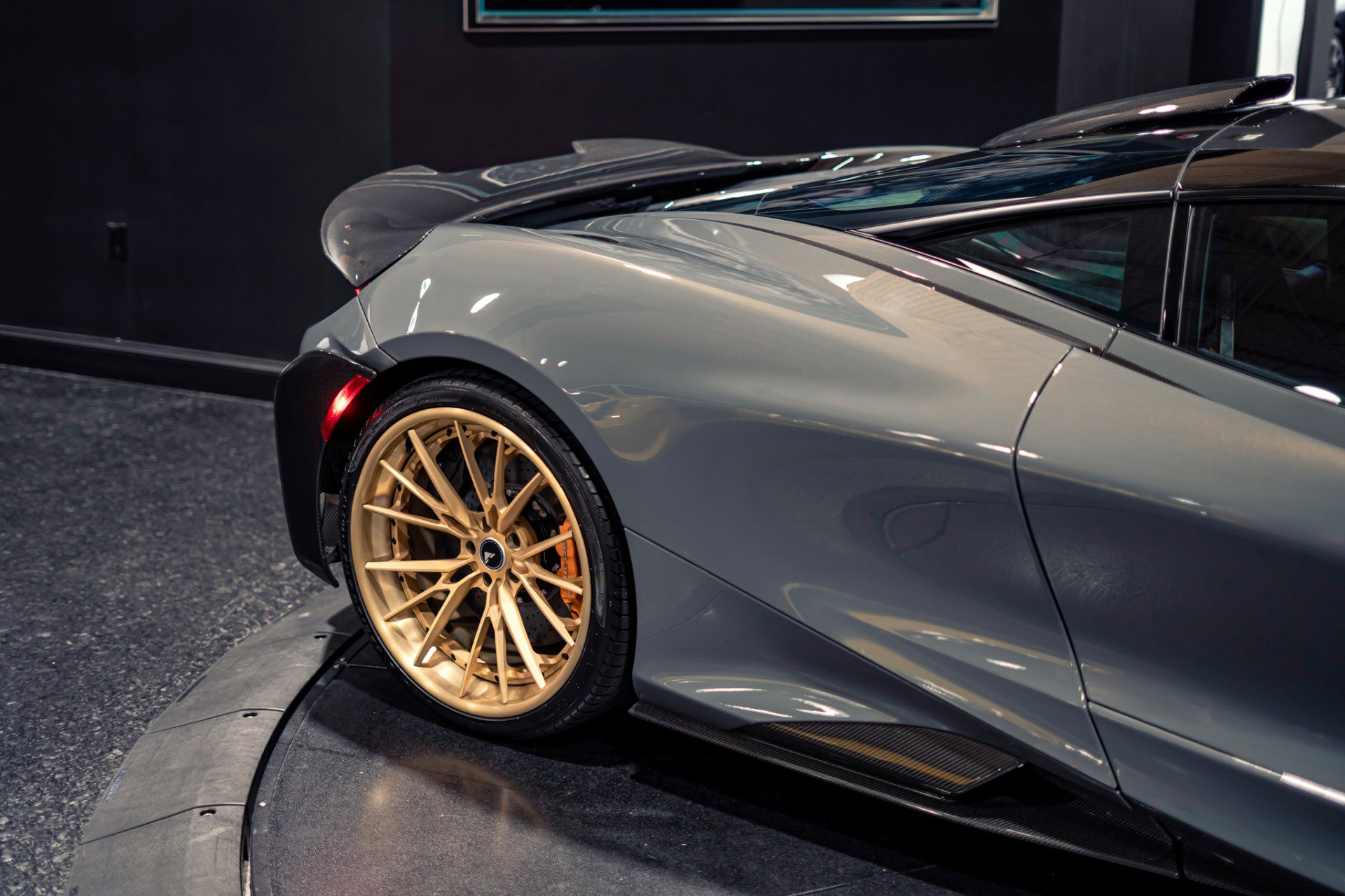 Used 2021 McLaren 765LT RWD image 5