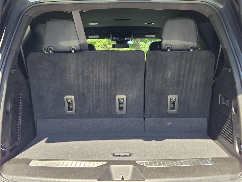Used 2023 GMC Yukon Denali RWD image 10