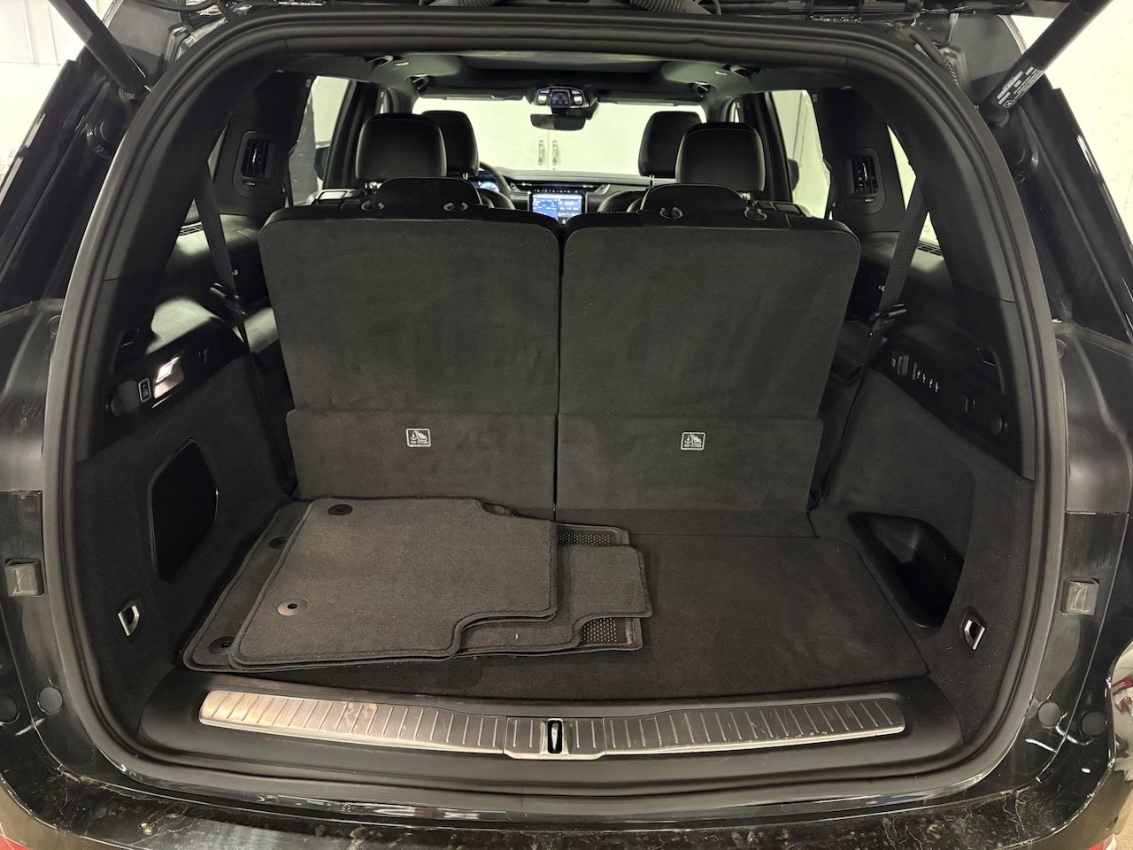 Used 2023 Jeep Grand Cherokee L Overland w/ MOPAR Finishing Package AWD/4WD image 9