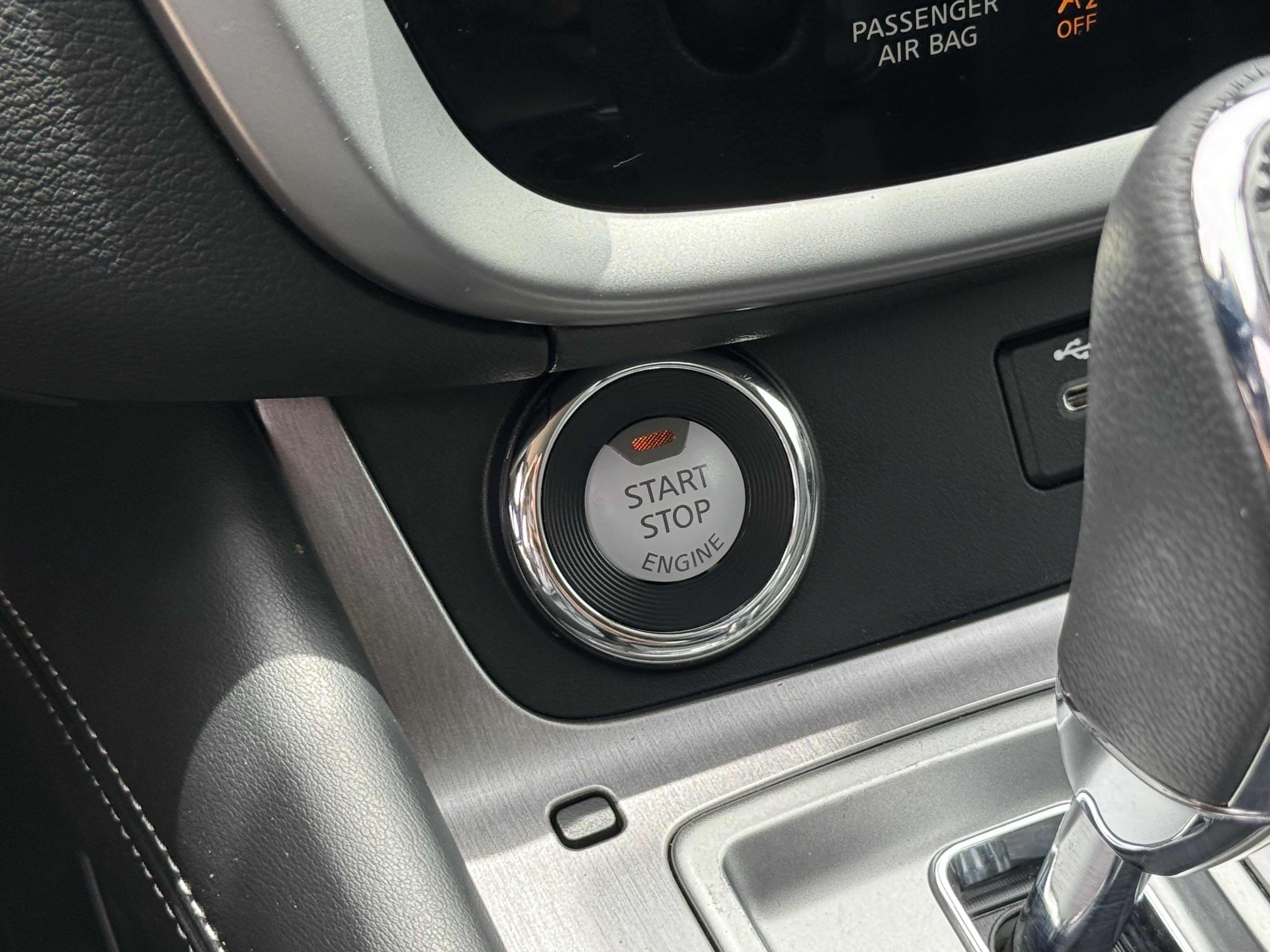 Used 2024 Nissan Murano SV w/ SV Midnight Edition Package FWD image 23