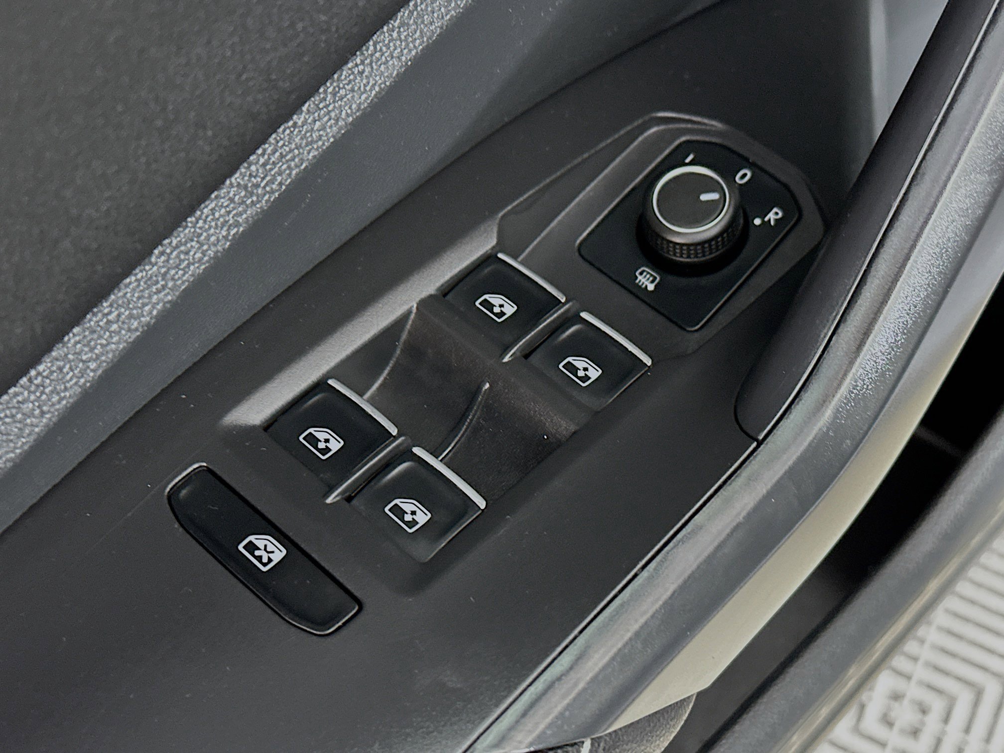 Used 2024 Volkswagen Jetta SE image 17