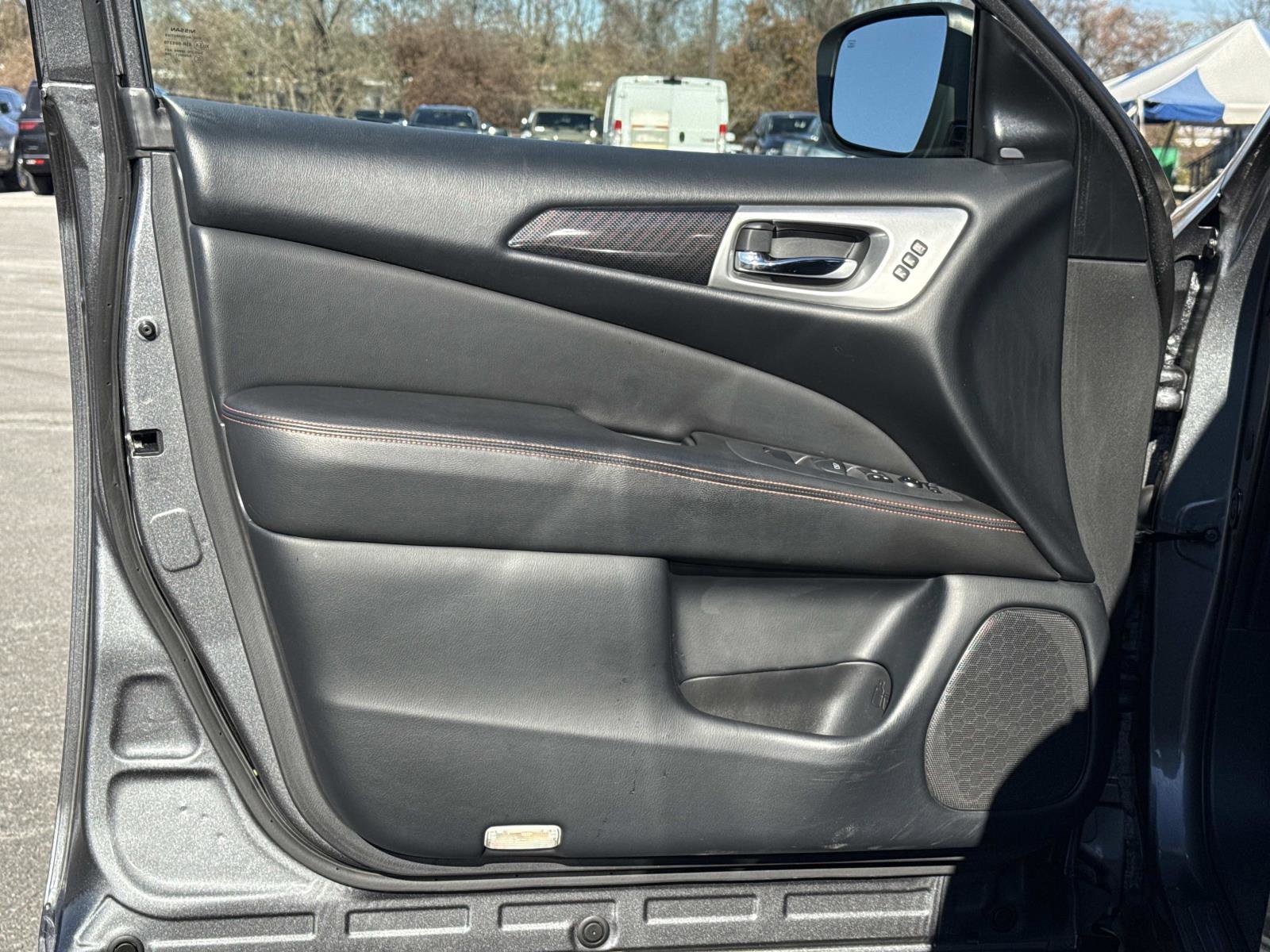 Used 2020 Nissan Pathfinder SL image 21