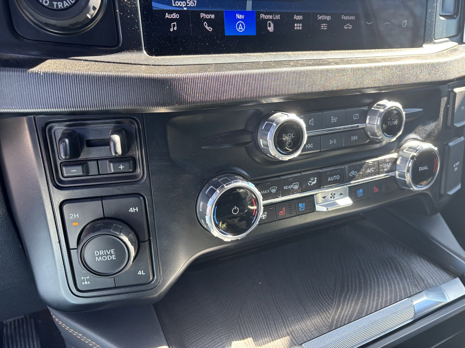 Used 2024 Ford F250 Platinum image 18