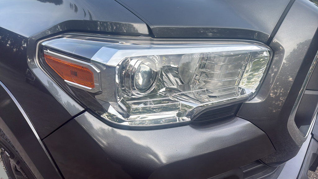 Used 2021 Toyota Tacoma SR5 RWD image 35